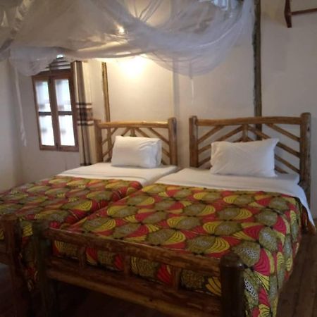 Tembo Safari Lodge Katunguru Buitenkant foto