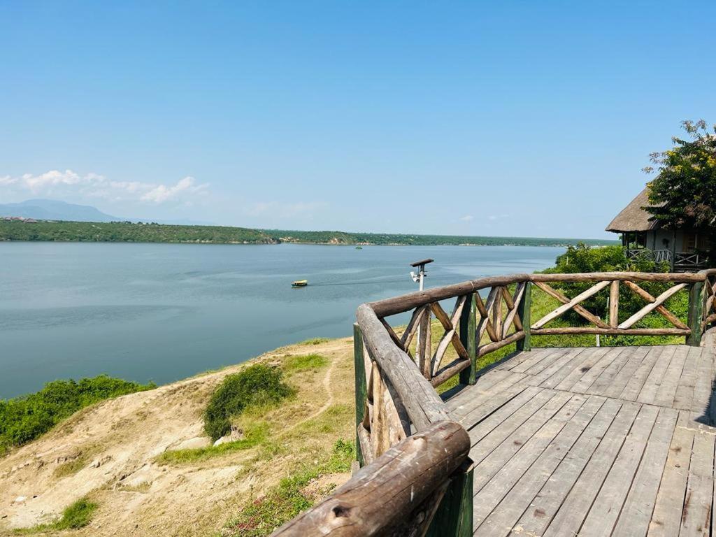 Tembo Safari Lodge Katunguru Buitenkant foto