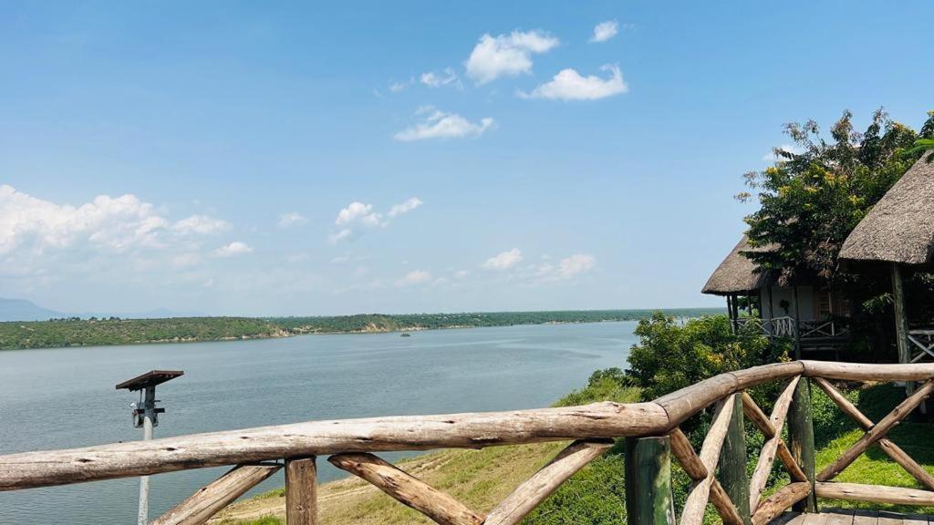 Tembo Safari Lodge Katunguru Buitenkant foto