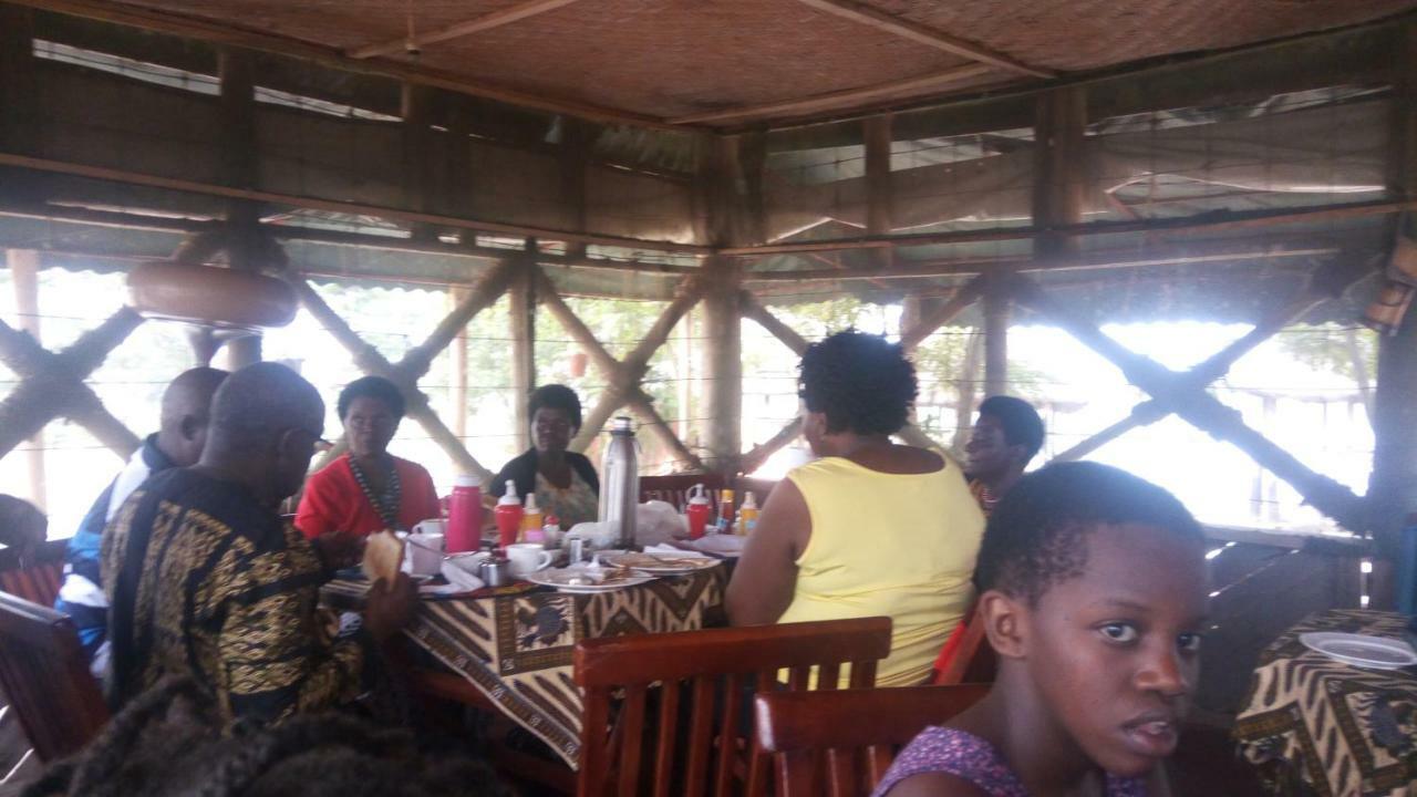 Tembo Safari Lodge Katunguru Buitenkant foto