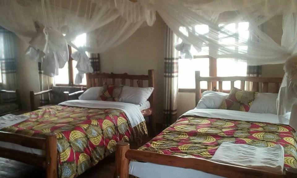 Tembo Safari Lodge Katunguru Buitenkant foto